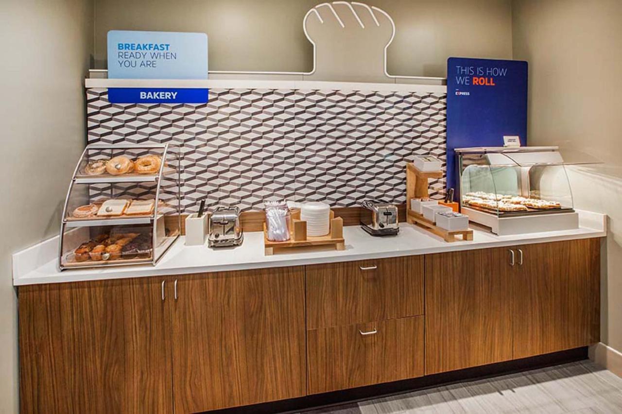 Holiday Inn Express Hotel & Suites Dayton-Centerville By Ihg Esterno foto