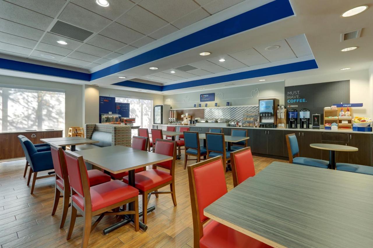 Holiday Inn Express Hotel & Suites Dayton-Centerville By Ihg Esterno foto